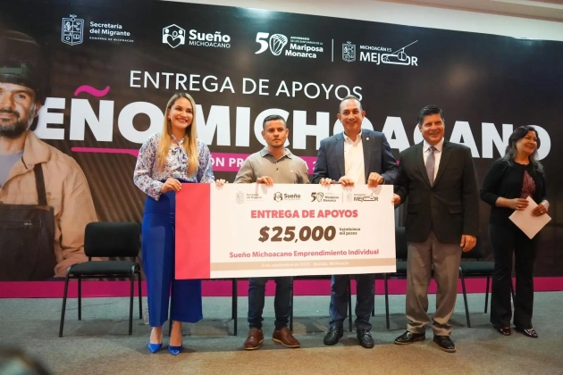 Semigrante cumple el “Sueño Michoacano” a 59 familias migrantes 